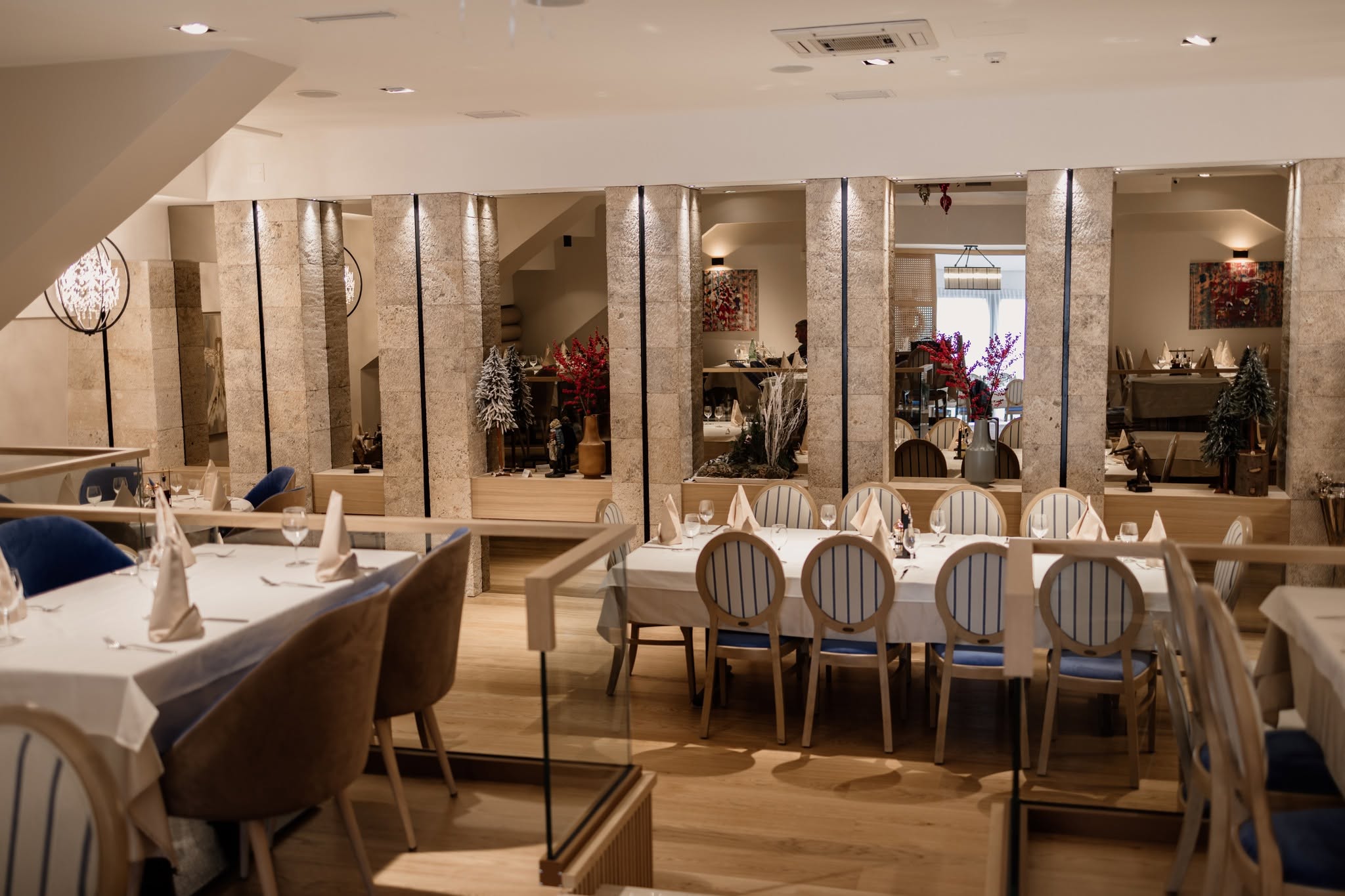 Elegantan interijer restorana Duje